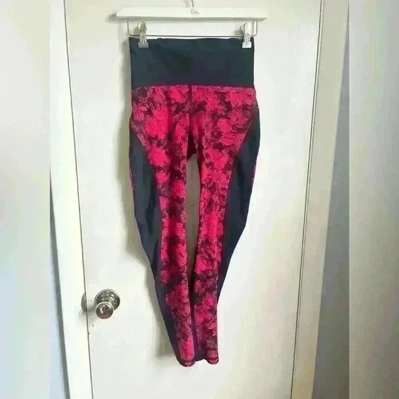 Lululemon Athletica Train Times Fast Pace 25” Leggings Carminetrue Red Black - Picture 4 of 10